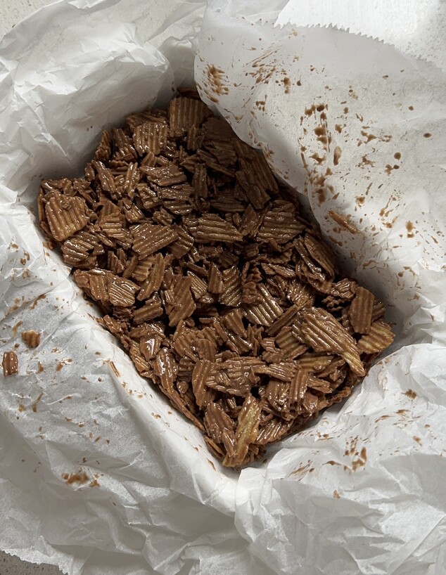 חיתוכיות חטיף צ'יפס ושוקולד