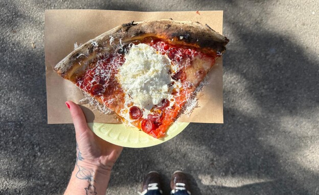 סאנפלאואר פיצה. פפרוני רוזה ודבש חריף סאנפלאואר פיצה. פפרוני רוזה ודבש חריף