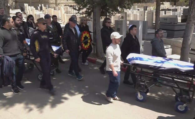 המונים במסע הלוויה של משפחת גרשוביץ׳ המונים במסע הלוויה של משפחת גרשוביץ׳