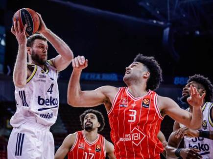 האדומים הקשו מאוד בהגנה (GETTY)