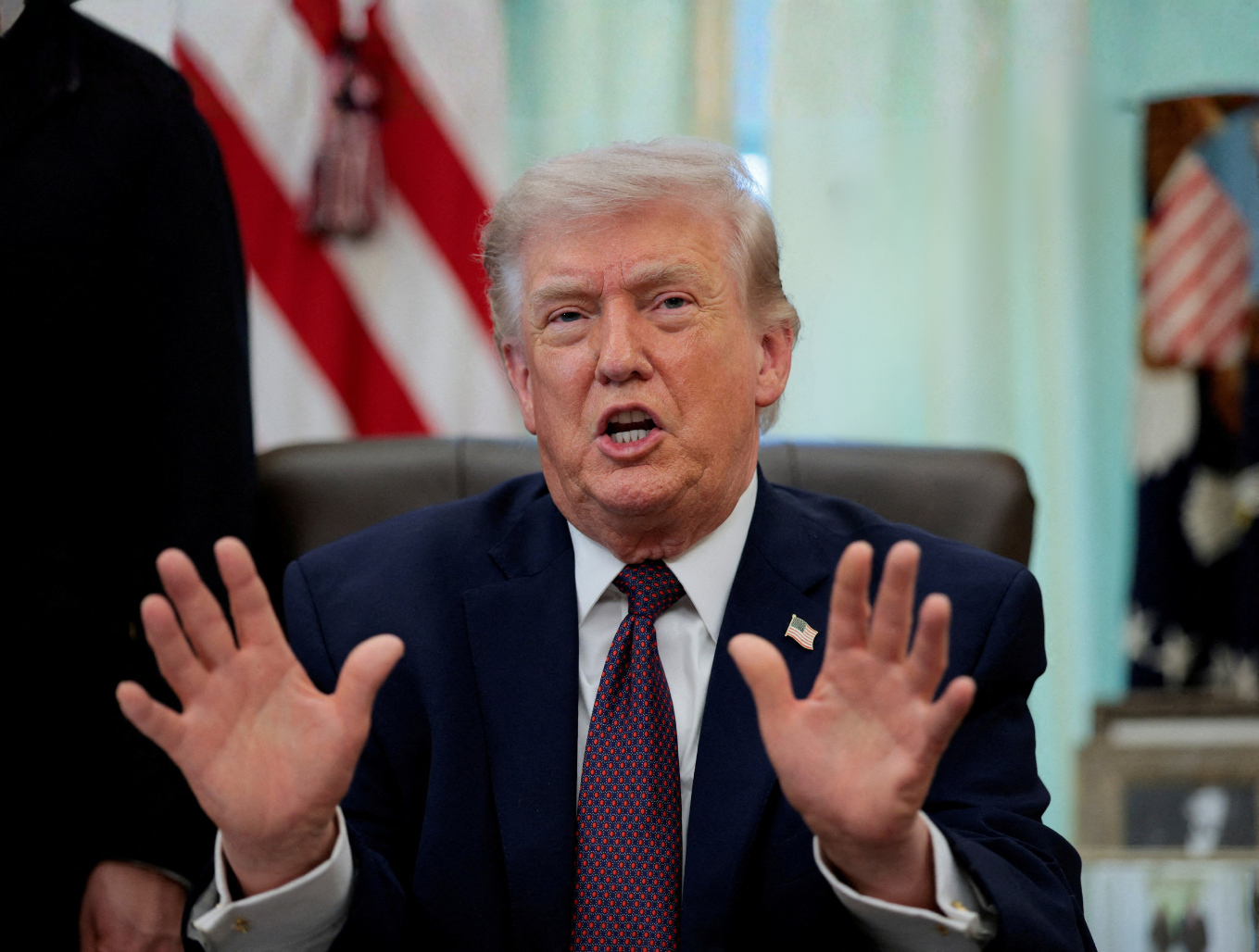 טראמפ: פותח את מצר הורמוז. סין לא תשלח נשק לאיראן