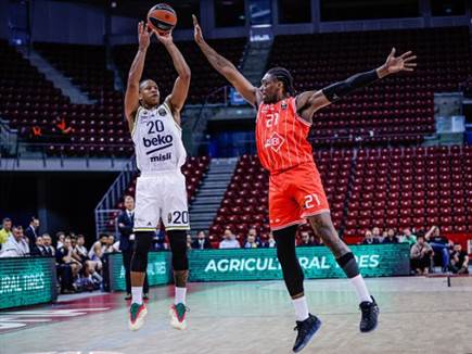 הכל מתחיל מההגנה (Yulian Todorov/Euroleague Basketball via Getty I (צילום: ספורט 5)