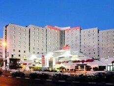 קניון סנטר 1 בשתי הקומות התחתונות של הבניין