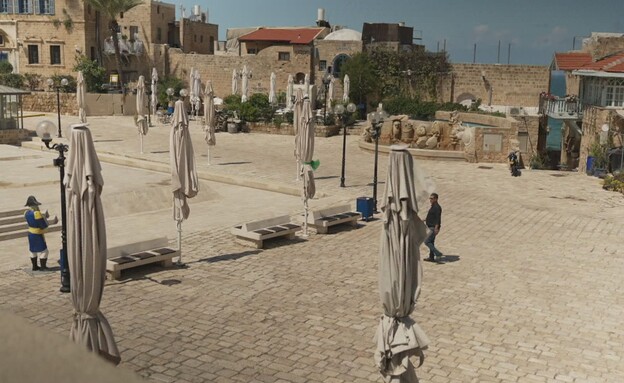 ציון נאנוס עם העסקים שקורסים ומתחננים לעזרה (צילום: N12) ציון נאנוס עם העסקים שקורסים ומתחננים לעזרה (צילום: N12)