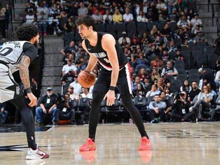 Michael Gonzales/NBAE via Getty Images (צילום: ספורט 5)