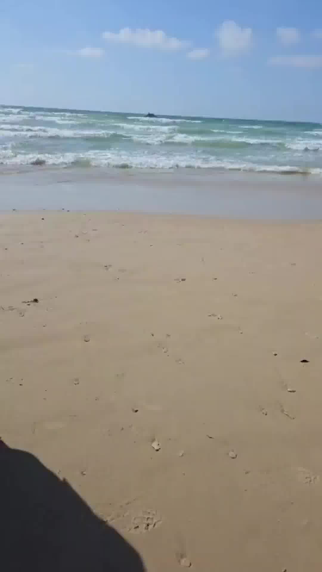 שני אחים טבעו בים בנתניה: פעולות החייאה באחד האחים שנמשה, השני נעדר ופועלים לאיתורו