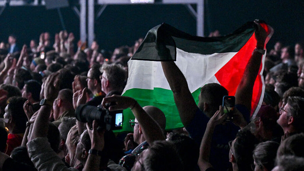 דגל פלסטין מונף באירוויזיון 2025 בבזל