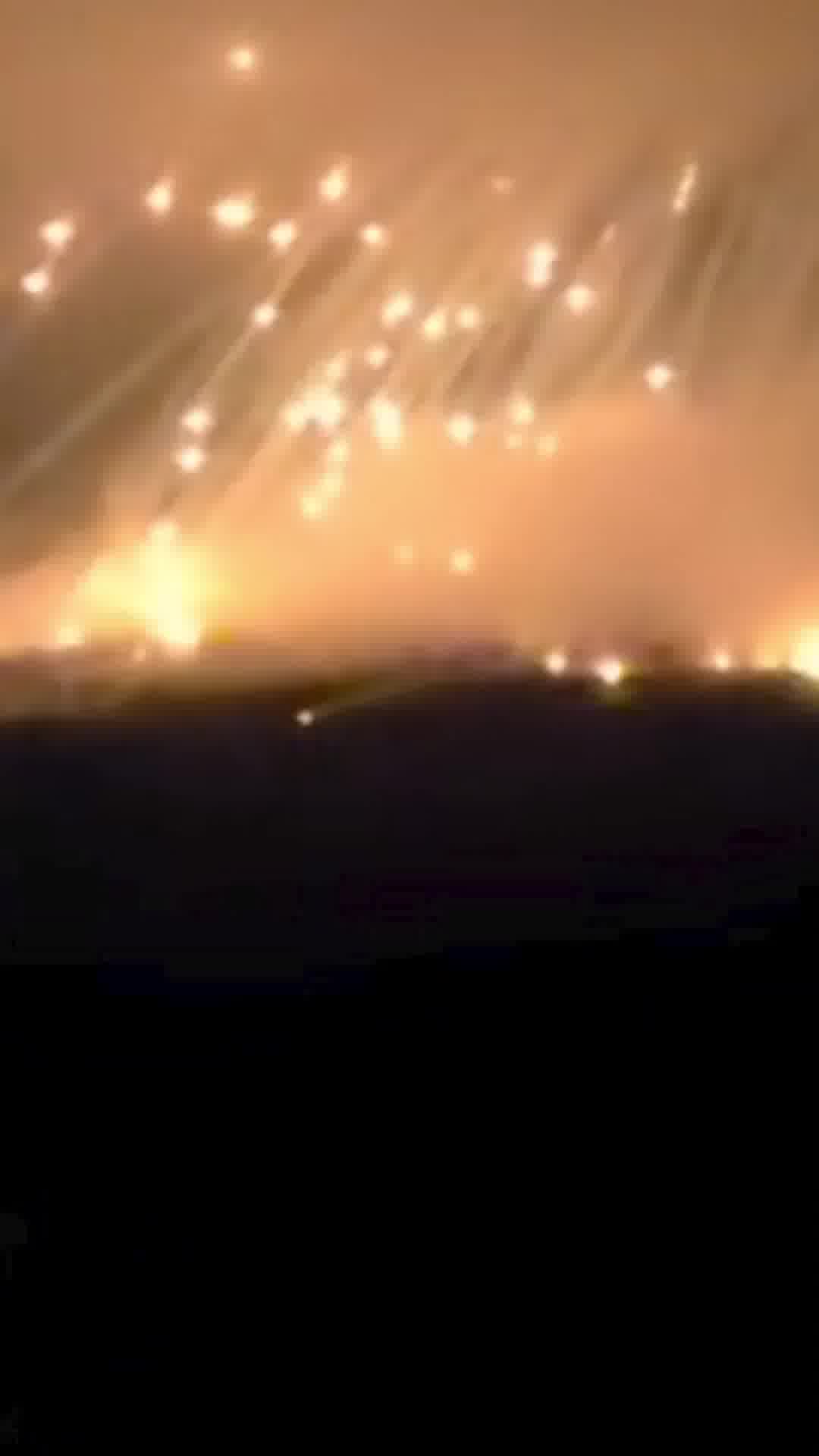 כדורי אש: דיווחים על הפצצות צה"ל בדרום לבנון