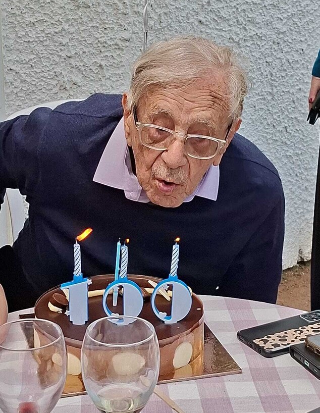 דוד גור חוגג 100, לפני חודש