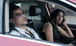טיילור אורטגה, דן לוי, "טעויות מרות" (צילום: Spencer Pazer/Netflix, יחסי ציבור)
