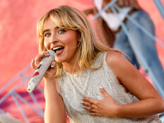 מעריצה בקהל צהלה - הכוכבת לעגה לה ונאלצה להתנצל