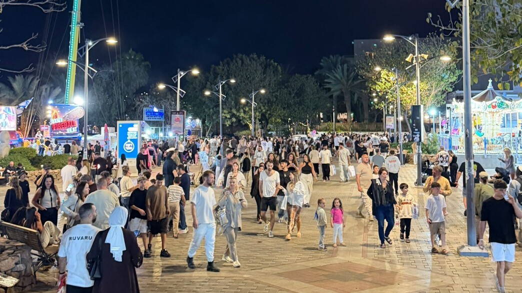 אילת בשעות הלילה