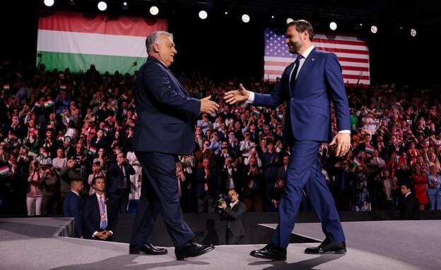 ראש ממשלת הונגריה ויקטור אורבן עם ג'יי-די ואנס