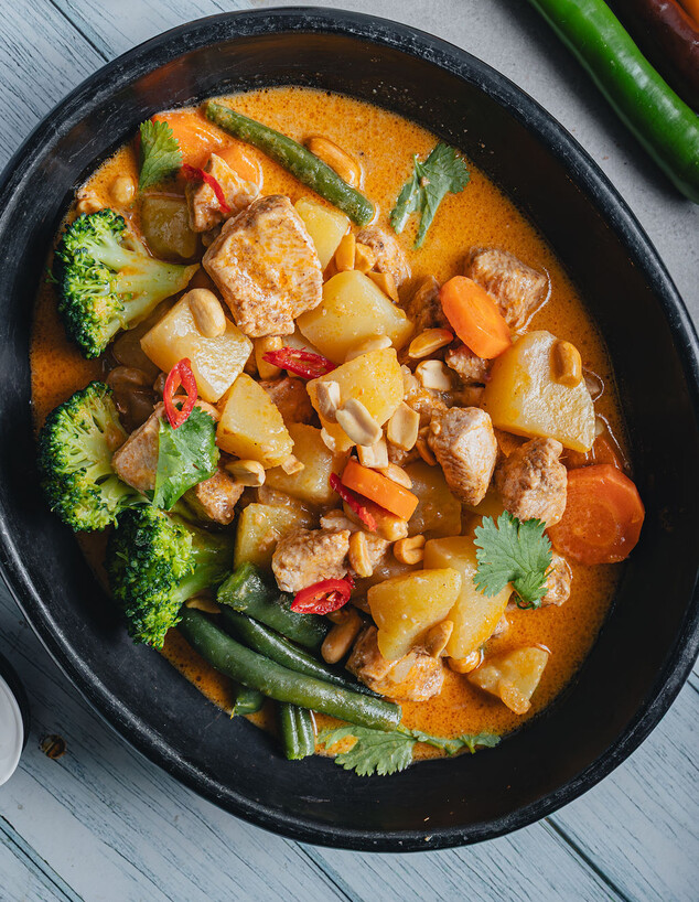 עוף בקארי מסאמן. סוף סוף קצת תפוחי אדמה