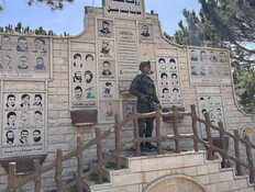 תמונת מח"ט גבעתי בלב בינת ג'ביל, והמחבלים שצה"ל לכד