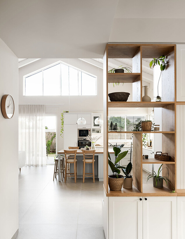 עיצוב קים דרמון, ג, מבט מהמסדרון