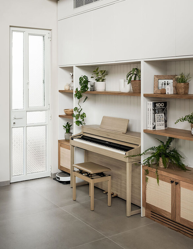 עיצוב קים דרמון, ג, מבט מהסלון לפסנתר