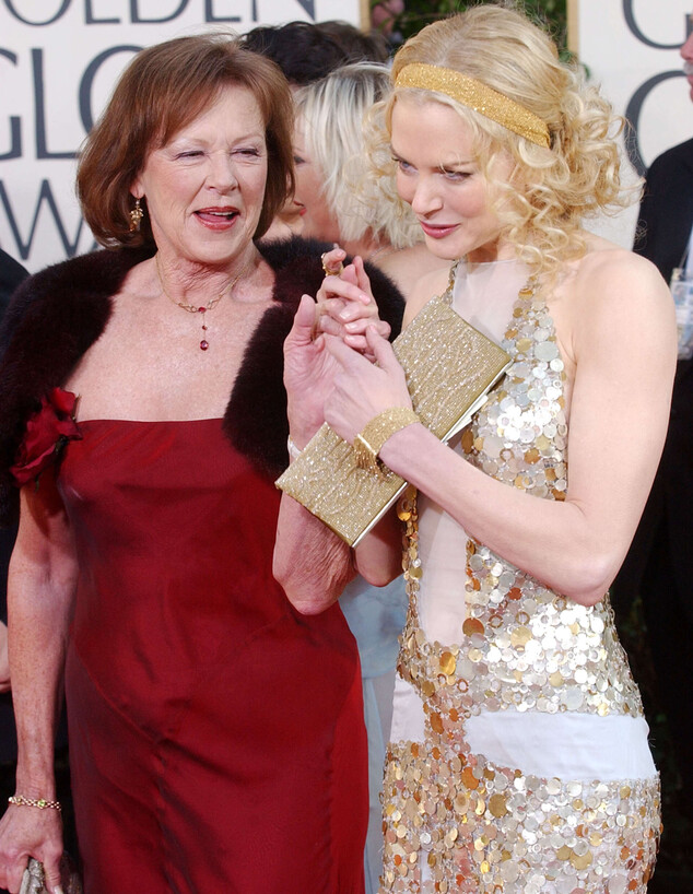 ניקול קידמן ואמה בטקס גלובוס הזהב, 2004 ניקול קידמן ואמה בטקס גלובוס הזהב, 2004