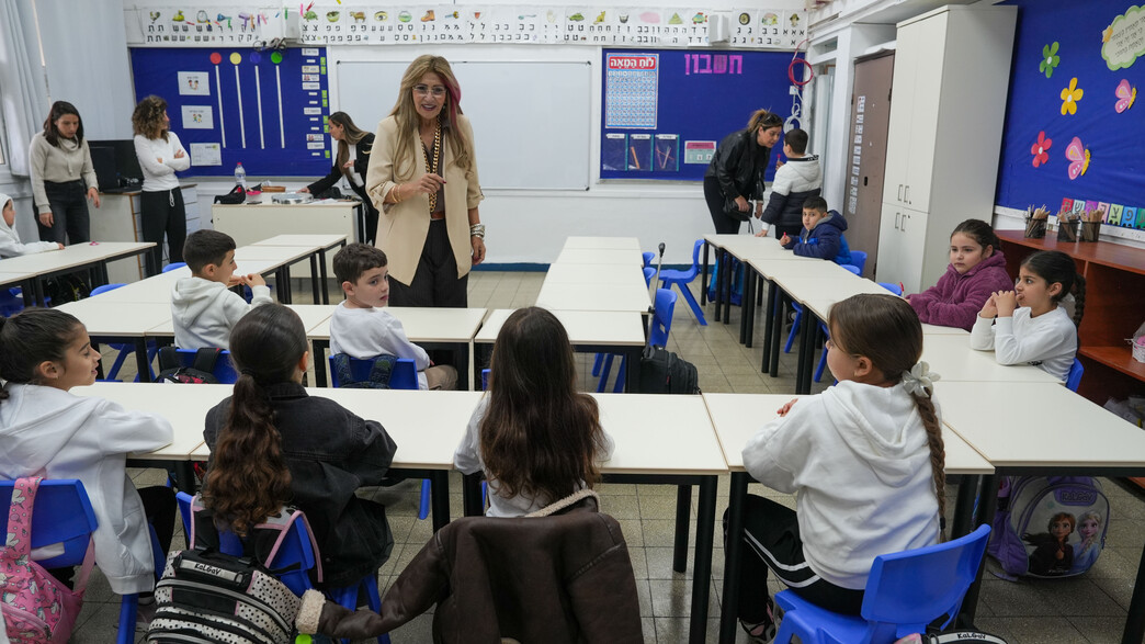 חוזרים לבית הספר לראשונה מאז תחילת המלחמה בקריית שמונה במרץ 2025 חוזרים לבית הספר לראשונה מאז תחילת המלחמה בקריית שמונה במרץ 2025