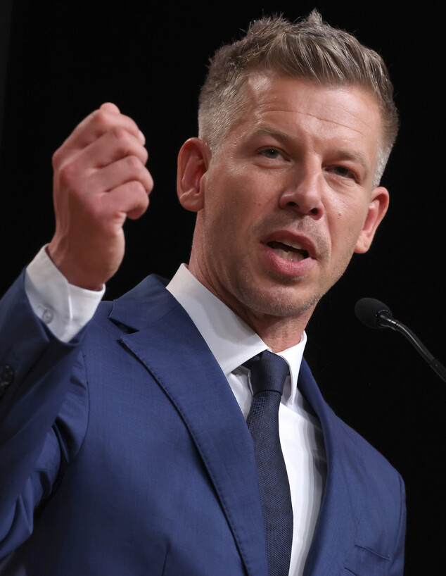 פטר מדיאר נבחר לראשות הממשלה בהונגריה