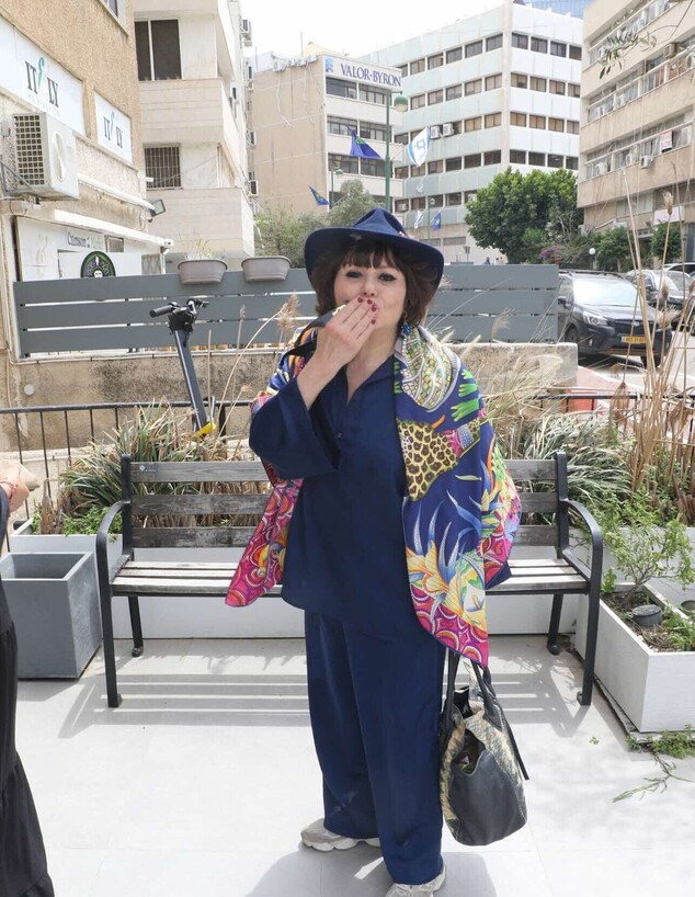 חנה לסלאו פפרצי חנה לסלאו פפרצי