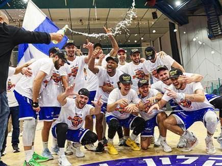 (יעל אמסילי, מנהלת ליגה לאומית Winner) (יעל אמסילי, מנהלת ליגה לאומית Winner)