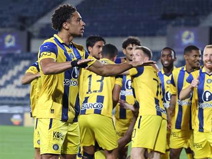 התחיל לשחות (דני מרון) (צילום: ספורט 5)