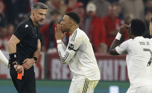 כרטיס אדום קאמבינגה ריאל מדריד (צילום: רויטרס)