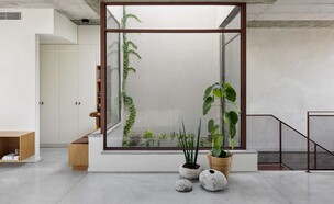 עוטף מדרגות  (צילום:  אדריכל אור גייר, עיצוב מיה שגיב סלומון וענבל גלעדי צילום איתי בנית)