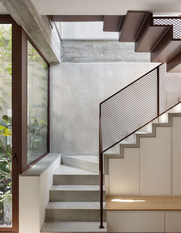 עוטף מדרגות 