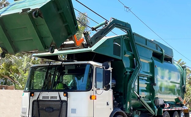 הזבל שנשפך בחצר