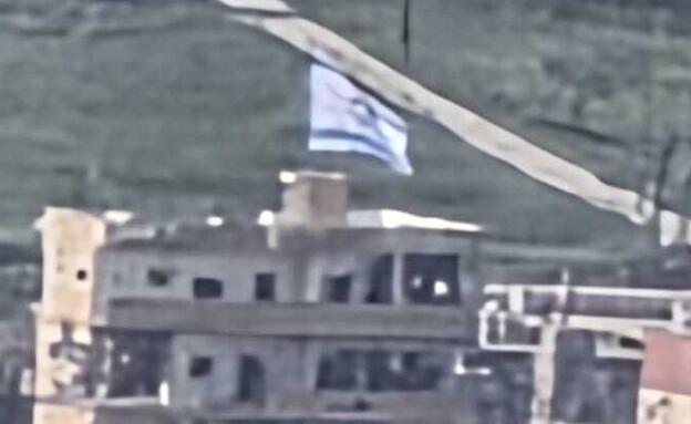 גדוד 450 של ביסלח הציבו דגלי ישראל בלבנון