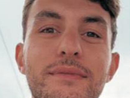 העיניים היו בטלפון: נהג האוטובוס שגרם למותו של אנדרו מואשם בהמתה בקלות דעת