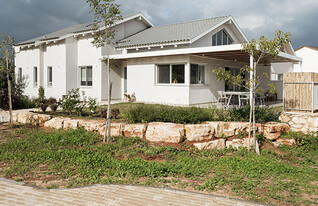 עיצוב קים דרמון, מבט כללי דרום מזרח (צילום: קרין רבנה)