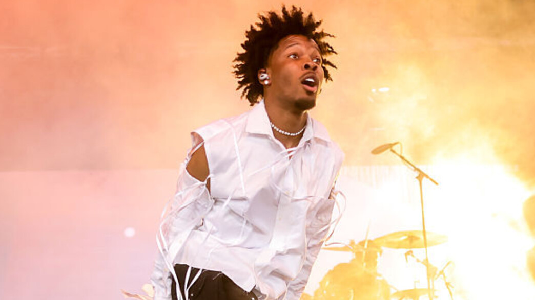 הזמר דייוויד אנתוני ברק, D4vd, בפסטיבל קואצ'לה 202