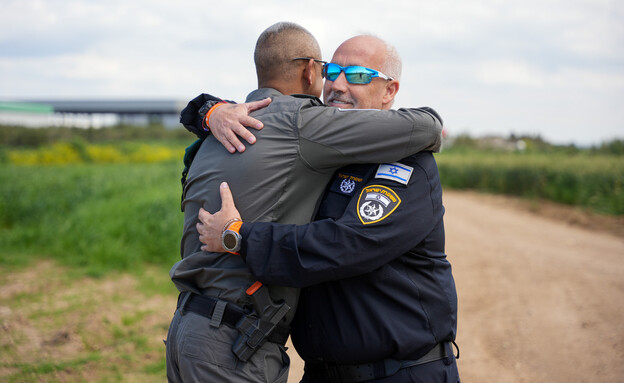 סגן ניצב יקיר מעודי וסגן ניצב דורון אלוני סגן ניצב יקיר מעודי וסגן ניצב דורון אלוני