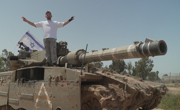 מתן אנגרסט חוזר לנחל עוז