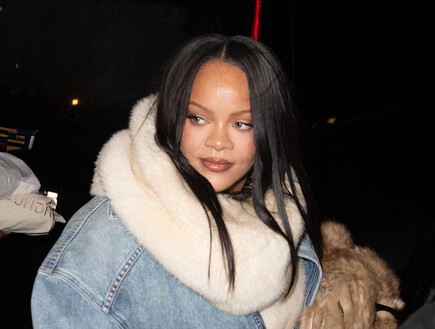 פחות משנה אחרי שילדה את בתה: ריהאנה מגיבה לשמועות על היריון רביעי