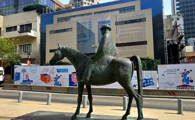 הפסל של מאיר דיזנגוף