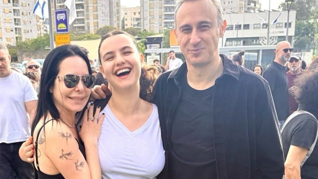 הזמן טס: בתם הקטנה של אסף אמדורסקי ומיכל אמדורסקי התגייסה