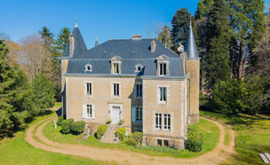 שאטו בעיירה סן-ז'רמן-לה-בל שמוצע למכירה