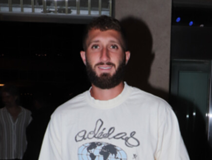 חודש אחרי הפרידה: בן זיני התייצב מול המצלמות