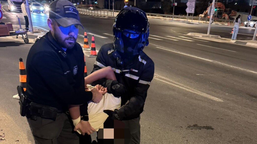 ביזיון בטקס הזיכרון: אם וארבעת ילדיה צעקו והפריעו בזמן הצפירה