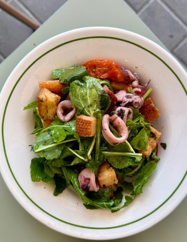 סלט פנצנלה קלמרי כבוש. לופה תל אביב