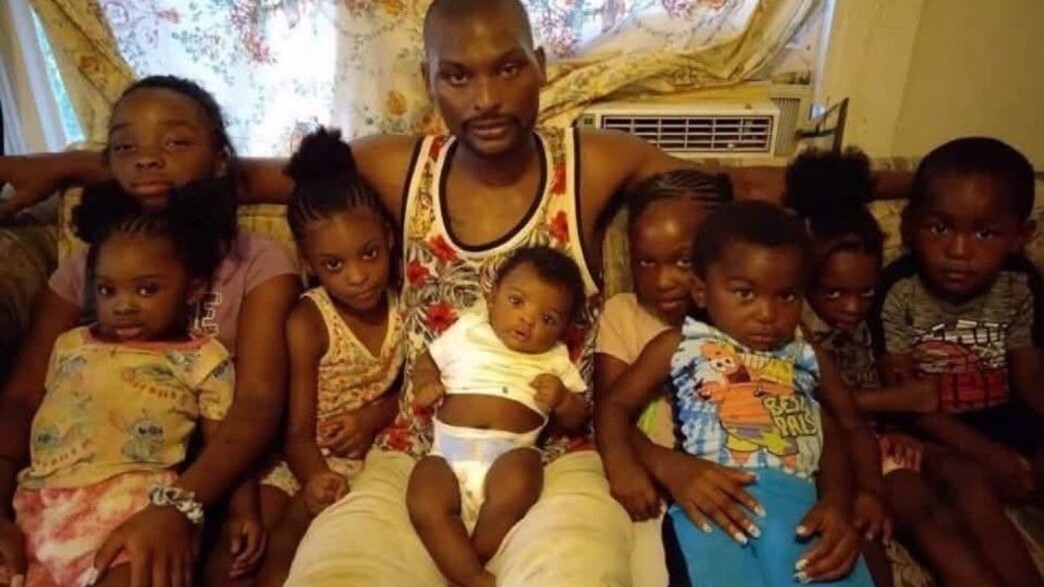 שמאר אלקינס שרצח שמונה ילדים בארה"ב