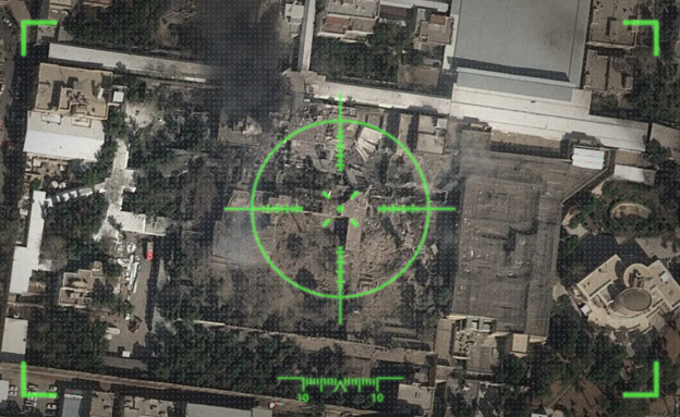 המתחם של ח'אמנאי לאחר שהופצץ (צילום: Airbus)