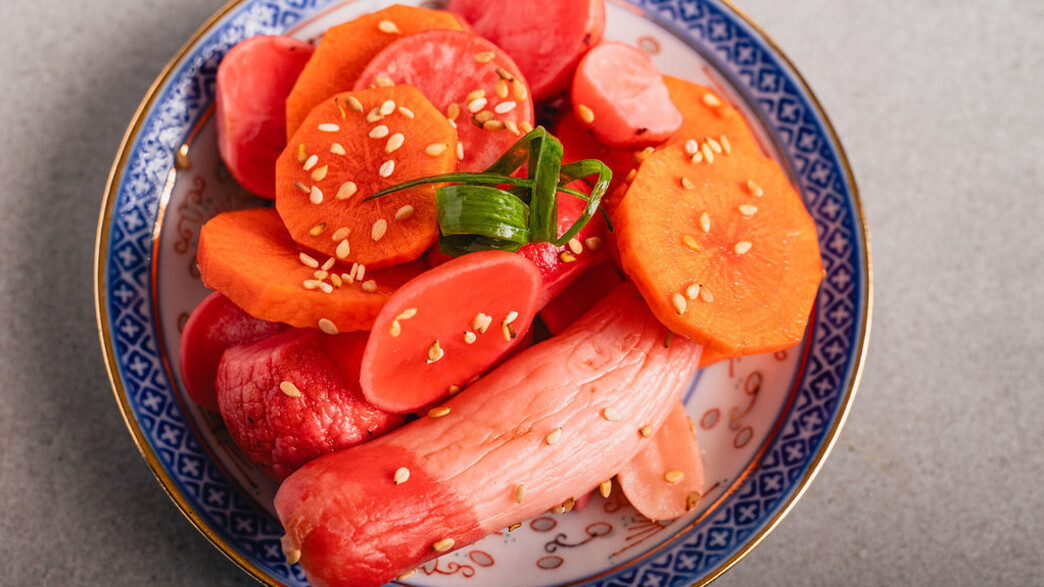 ירקות מוחמצים בסגנון יפני בכבישה מהירה