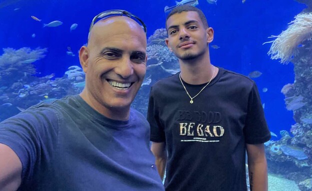 יונתן חג'בי עם אביו ניר