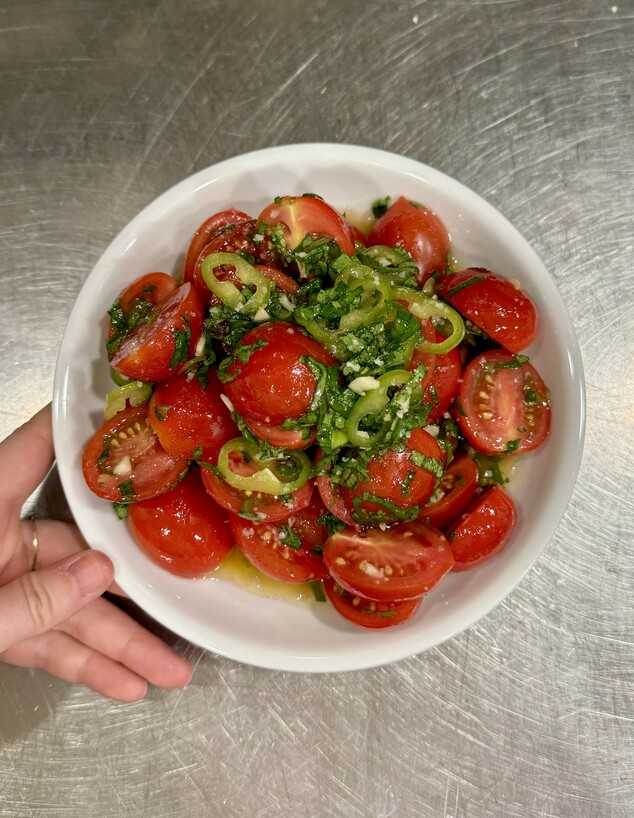 סלט עגבניות של הדסון. קודם המלח, תמיד