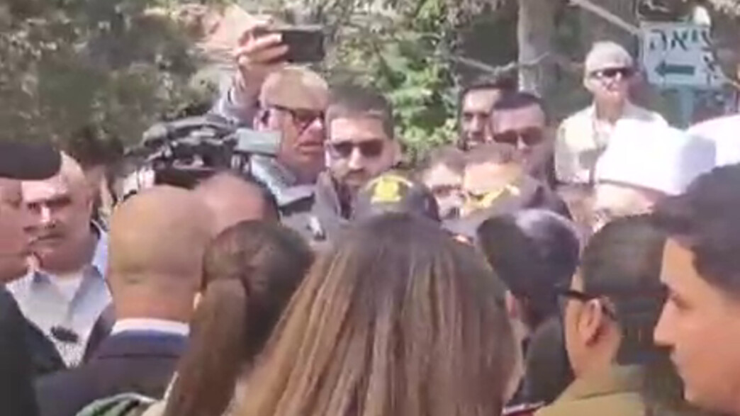 מחאה נגד השר אלי כהן בטקס יום הזיכרון בעוספייא